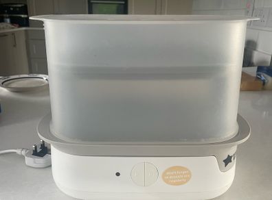 Tommee Tippee Steralizer and bottle warmer