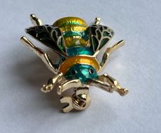 fly brooch ENAMEL