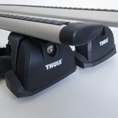 Thule roof bars and footpacks: 2 x WingBar (96X Aluminium) 4 x footpack