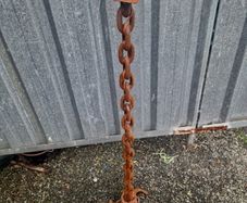 brutalist chain link lampbase