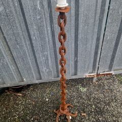 brutalist chain link lampbase