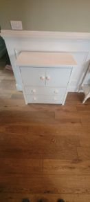 chest of drawers