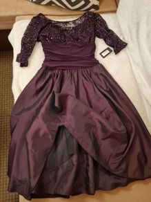 Stunning R&M Richards occassion dress