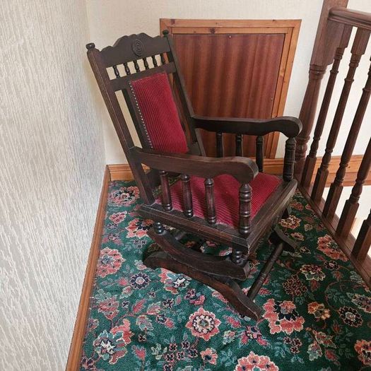 Antique 20th century Spindle Rocking chair