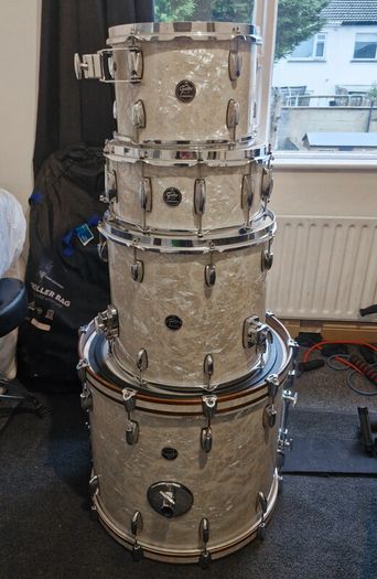 Grestch Renown drumkit (4 piece) with hardcases