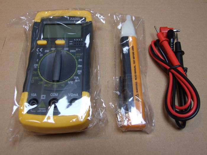 Digital multimeter and Voltage detector (1)