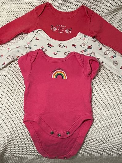 9 baby bodysuits 0-3 monts