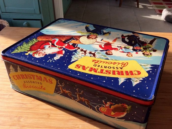 Christmas Biscuit Tin