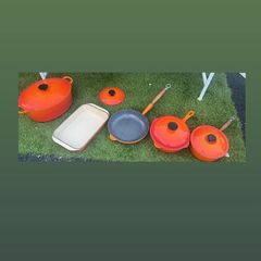 Kitchen pots and pans