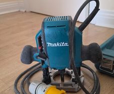 Makita RP0900 Plunge Router