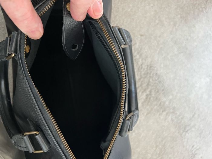 Louis Vuitton Speedy bag