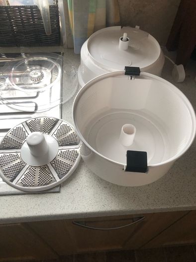 Electric potatoe peeler