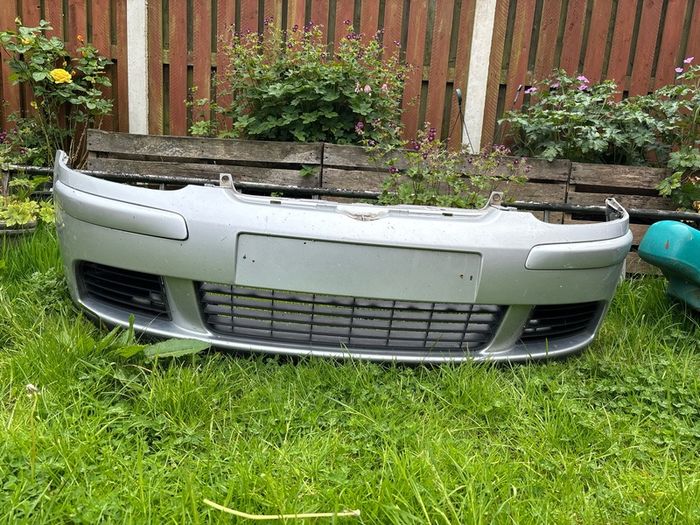 Mk5 Vw Golf Front Bumper With Grill