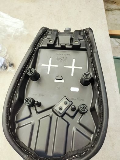 Yamaha XSR 700 seat