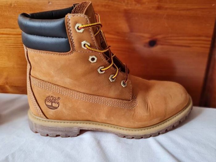 Timberland 4140 boots Size 6.5 eu 39.5 tan suade zero stains In excellent condition