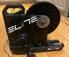 Elite Suito turbo trainer with cooling fan