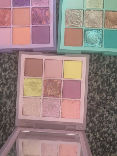 Huda beauty pastels obsession palettes