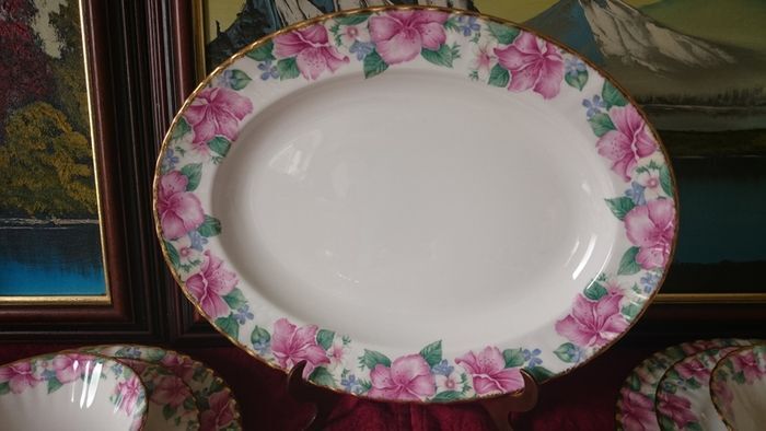 Rare 45 Piece Royal Albert Lydia Bone China Gold Gilt Dinner And Tea Service / Set For 6 Person Setting Made In England