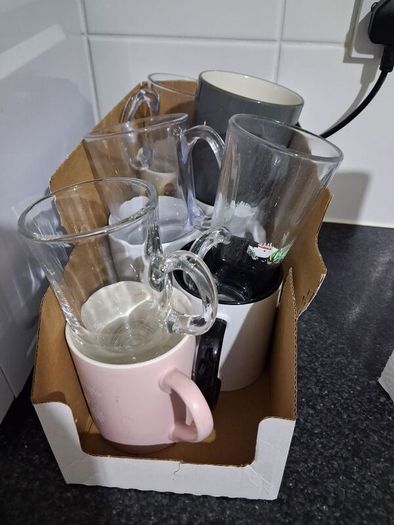 10 mugs / glasses