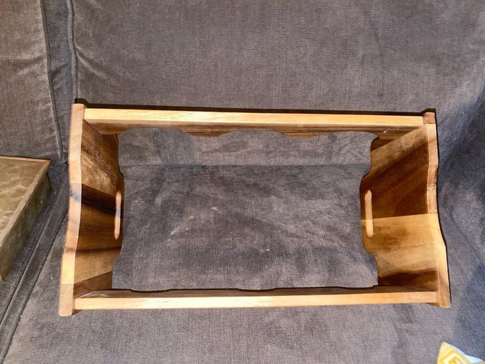 Whiskey gin vine holder acacia wood