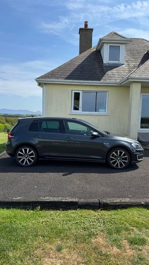 2016 Volkswagen Golf GTE
