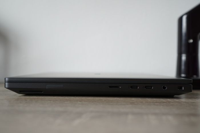 New Dell Pro Max 14 Premium | Core Ultra 7 265H | RTX PRO 1000 Blackwell | 32GB 8400 MT/s | 512GB