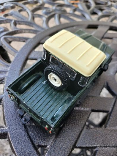 Britains Land Rover Defender