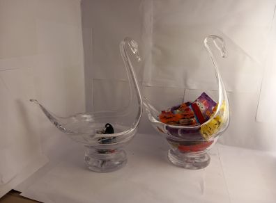 glass swans hand made and blown clear wedding gift present display decor shop art deco  Countertop hotel reception key holder  sweets  holder  Centre piece  figurine