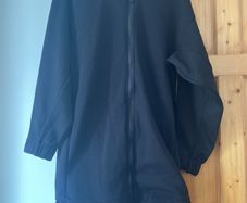 Helen Steele black hoody long line zipped size medium
