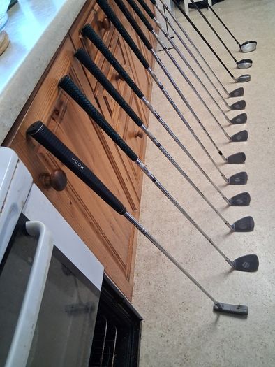 Golf clubs. Set Of Mens Left Handed Golf Clubs In Very Good+ Condition.