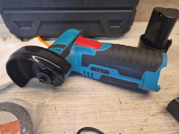 Mini Angle Grinder 12V Cordless with 2 x 2000mAh Batteries, 7 Cutting Discs & 19500RPM  Blue