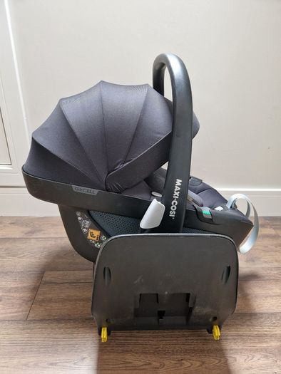 Maxi-Cosi Pebble 360 Car Seat & Maxi-Cosi FamilyFix 360 Car Seat Base
