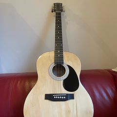 Martin Smith Acoustic Guitar Like New Beginner Bundle
