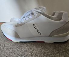 Tommy Hilfiger shoes size 8
