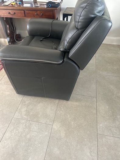 Tilt & lift leather armchair