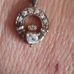 ladies silver chain and pendant