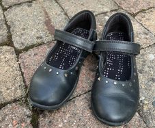 Clarks girls school shoes size UK9