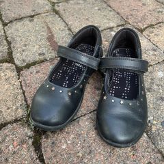 Clarks girls school shoes size UK9