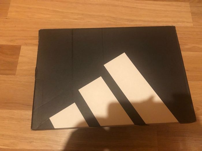 Brand NEW Adidas Men's shoe size 9.5(44)cash or swap