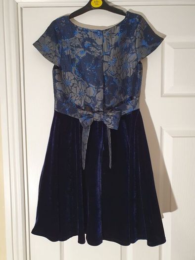 Beautiful new casual velvet dress size 10Y