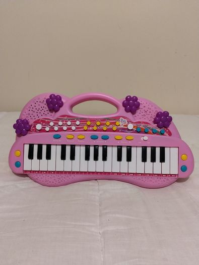 Pink electronic Keyboard