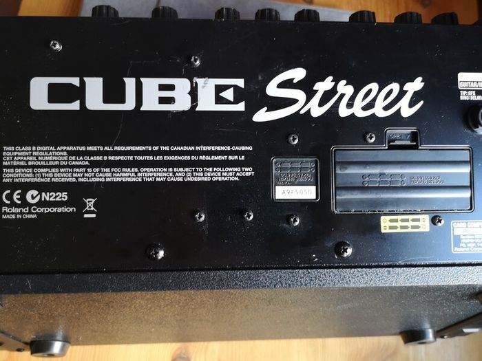 Roland Cube Street Busking Amp
