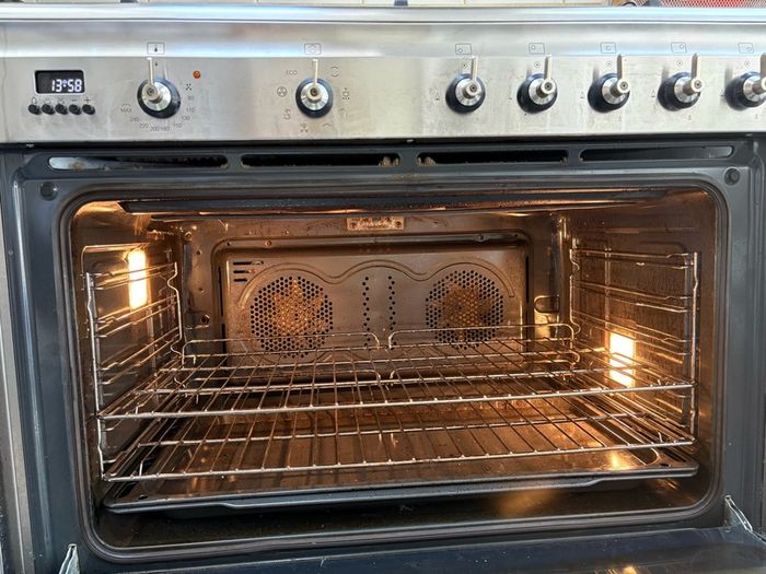 Smeg cooker freestanding 90cm