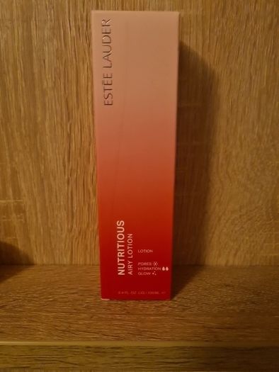 Estee Lauder Nutritious Airy Lotion Moisturiser 100ml. Free postage on orders over 50e for countless items