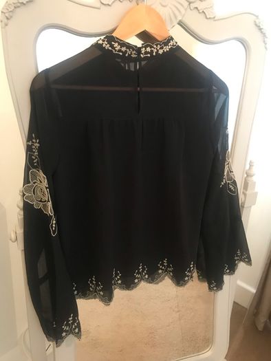 Stunning River Island Blouse size 8