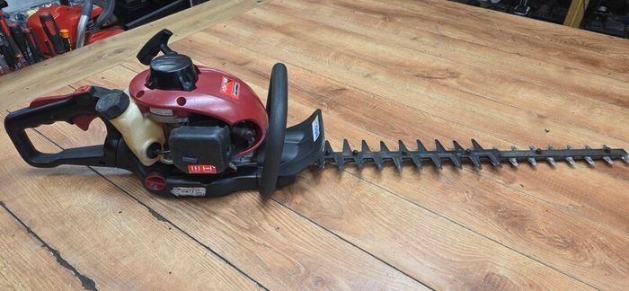 Hedge trimmer mountfield