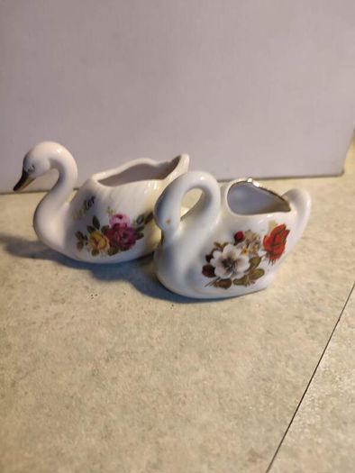 Set of Two Pretty Vintage Style Floral Decorative Bone China Swan Ornaments