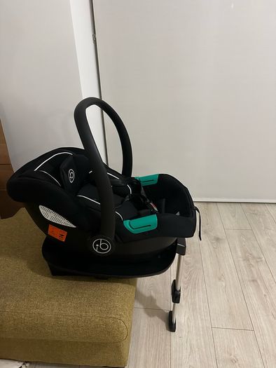 Ickle bubba Cirrus Car seat with isofix