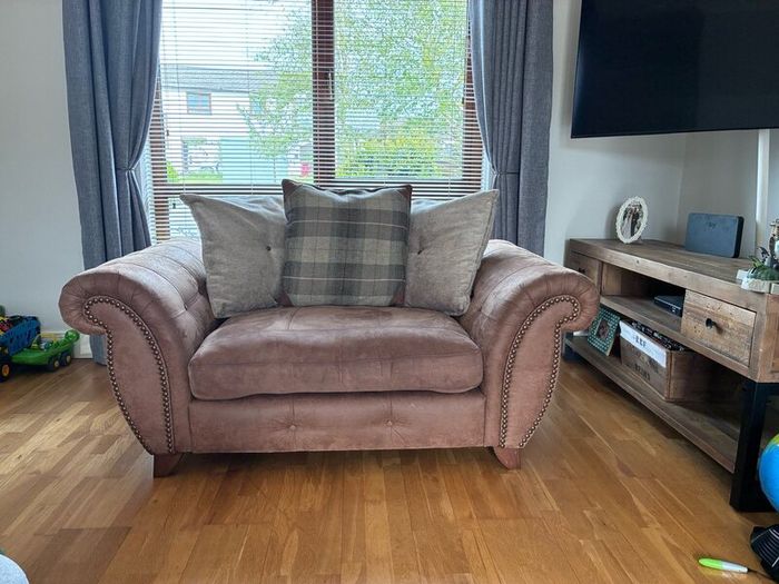 pillow back snuggle sofa / couch