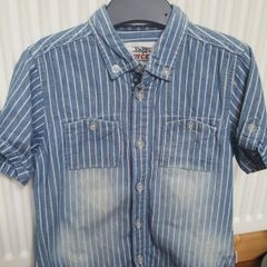 Boys pinstripped short sleeve shirt age 5 to 6